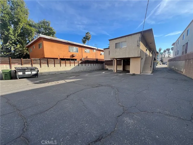 $1,595 | 14817 Sylvan Street, Unit 1, Van Nuys, CA 91411