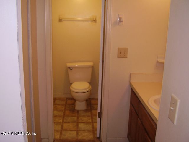 2020 Wells Road, Unit 22H Orange Park, FL 32073 - Photo 8 of 9 BATH2