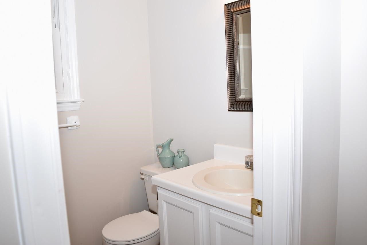 6233 Jones Farm Road Wake Forest, NC 27587 - Photo 17 of 23 Hallway Bathroom