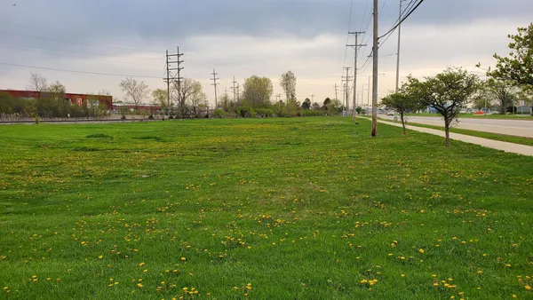a view of a tennis court