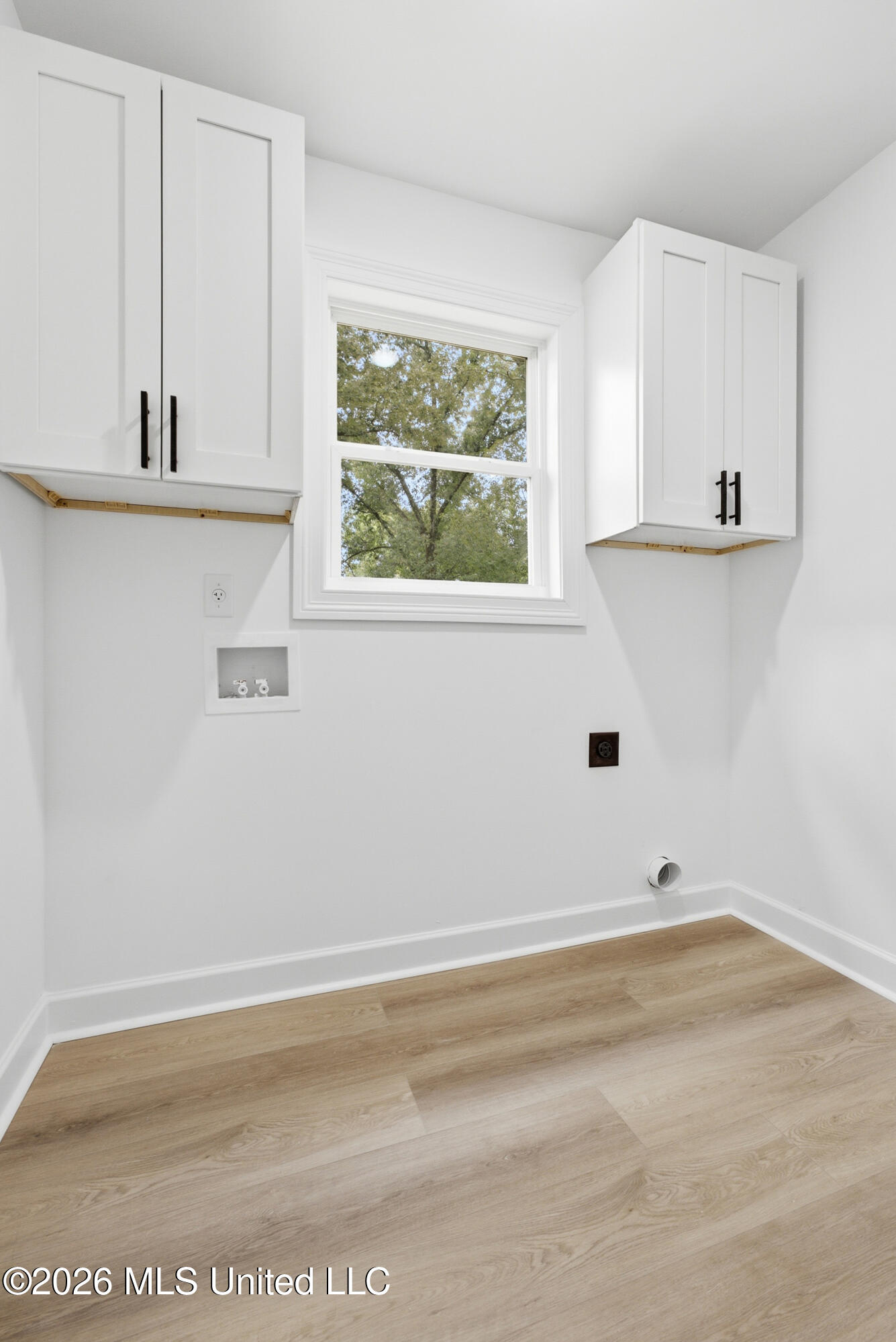 4683 Belmont Road Hernando, MS 38632 - Photo 21 of 30 Laundry Room