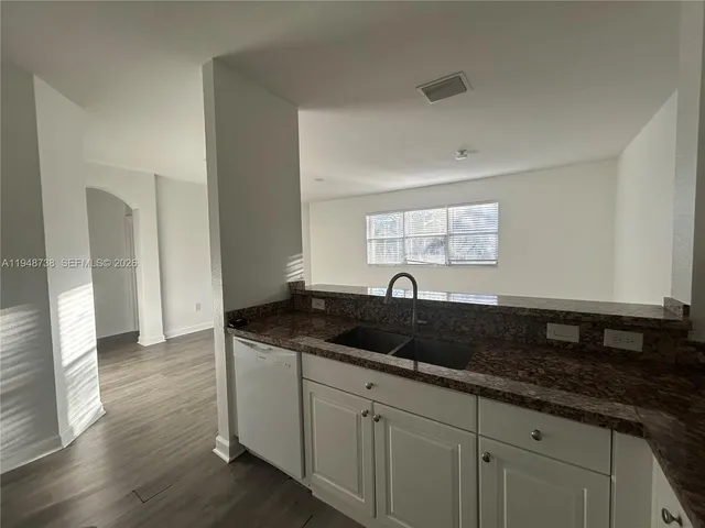 $2,175 | 1720 Northeast 33rd Avenue, Unit 2015, Homestead, FL 33033