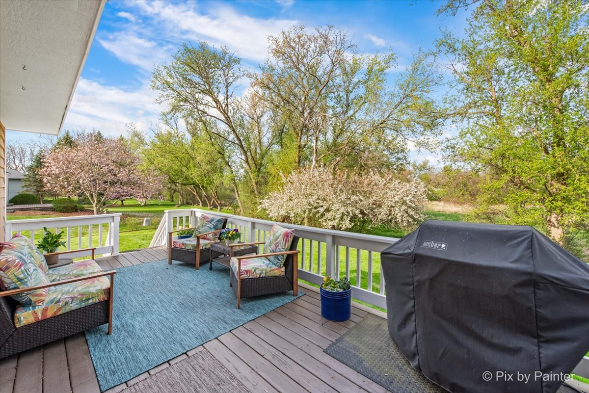 3910 Tecoma Drive Crystal Lake, IL 60012 - Photo 9 of 54 a terrace of a house with outdoor seating