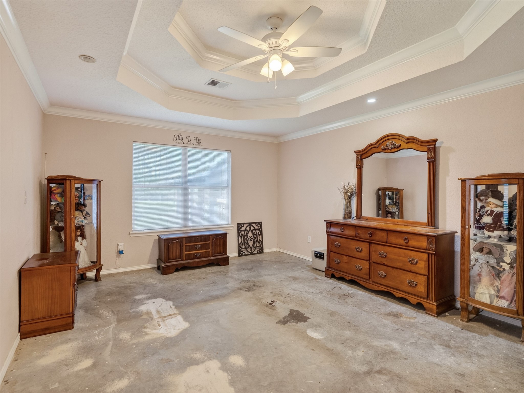 5036 Singletary Road Alvin, TX 77511 - Photo 10 of 35 Spacious primary suite with natural light and flexible layout for comfort and style.