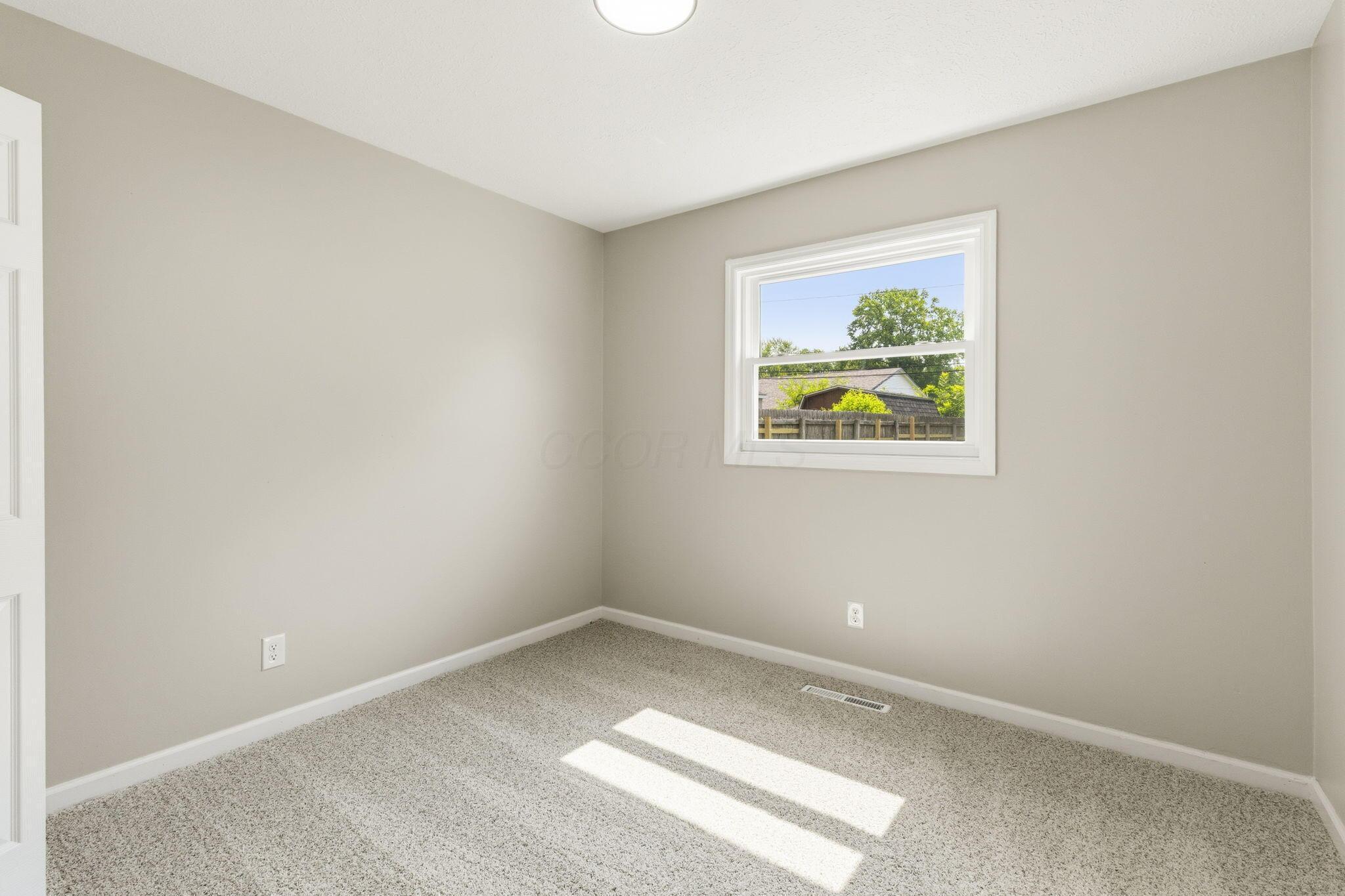 3512 Tremaine Road Columbus, OH 43232 - Photo 15 of 20 2026-7-16 3512 Tremaine Rd 020