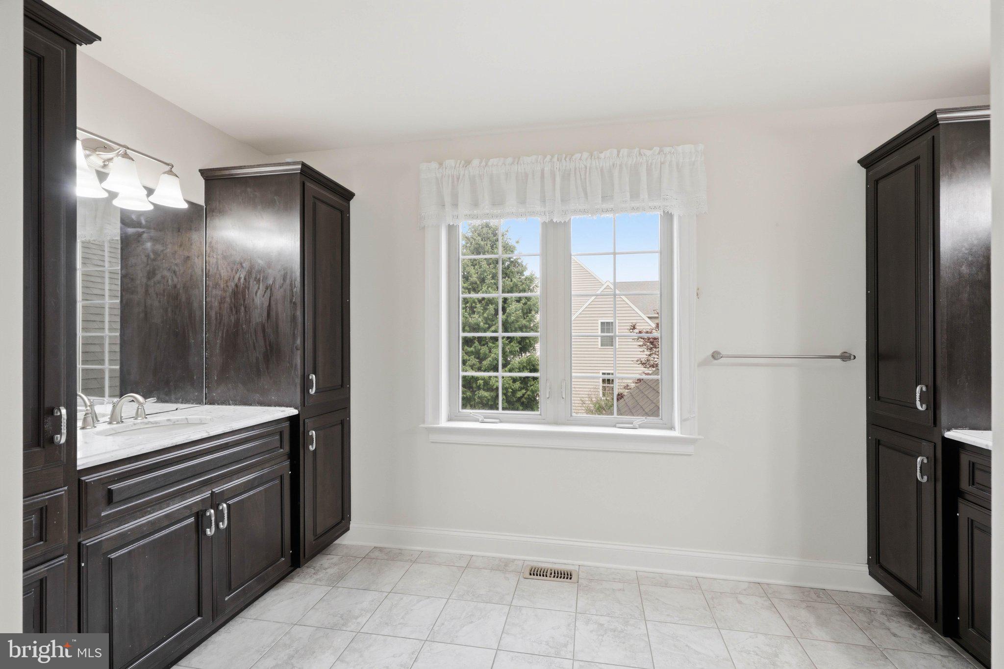 340 Royal Hunt Way Lititz, PA 17543 - Photo 40 of 65 His and Her Sinks