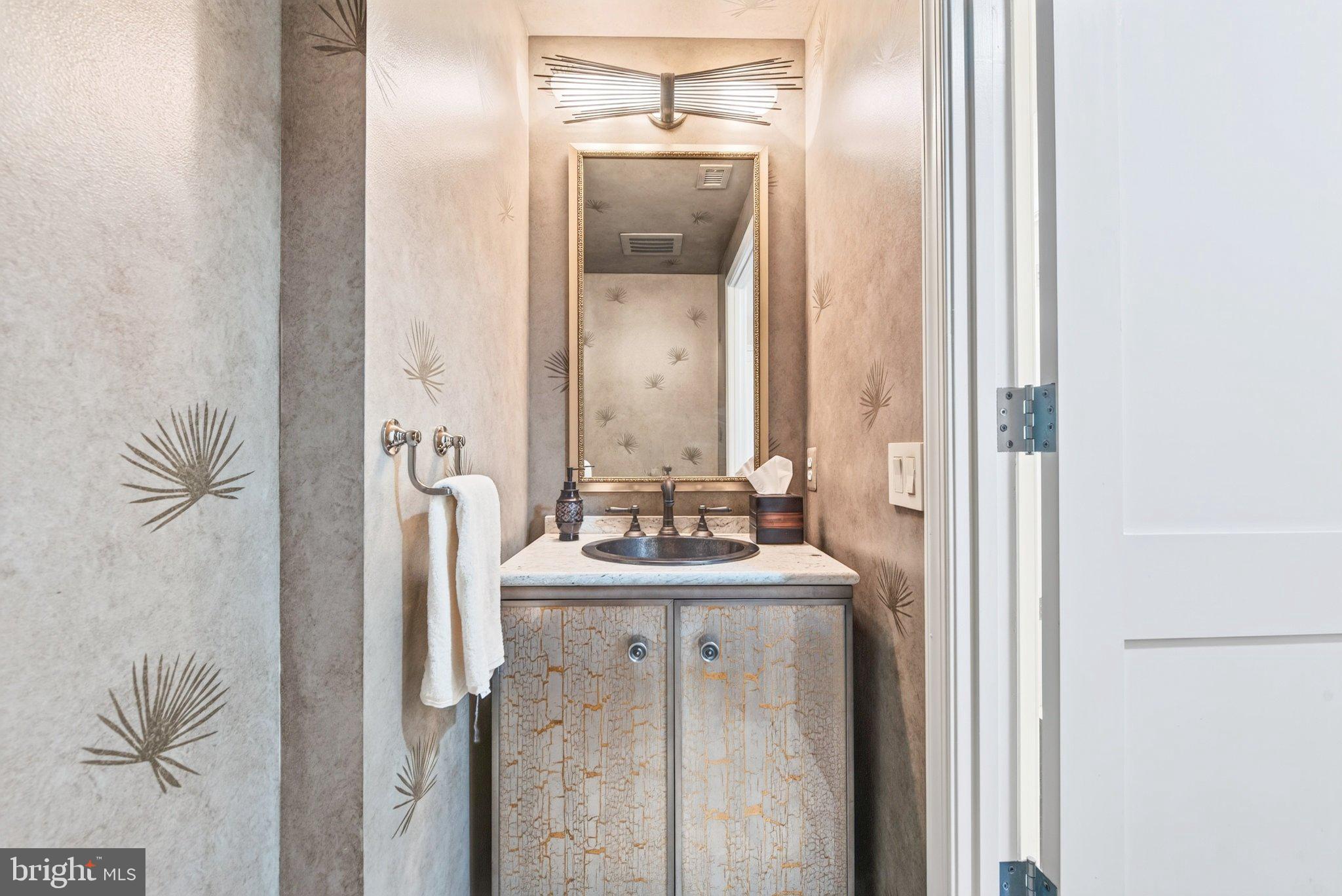 11990 Market Street, Unit 2115 Reston, VA 20190 - Photo 33 of 51 Power room