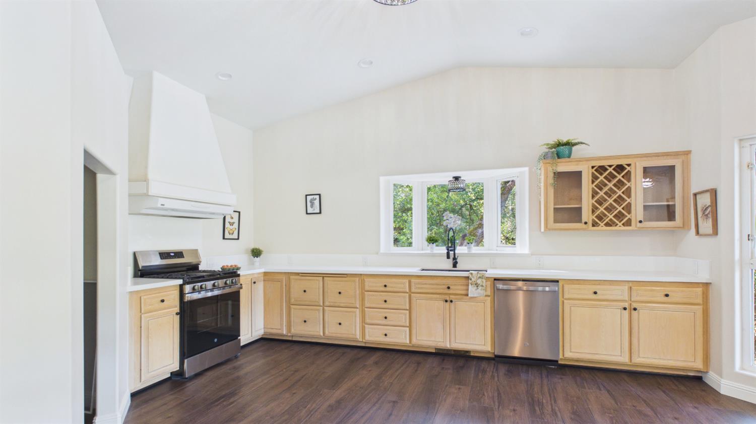 22499 Vilas Road Sonora, CA 95370 - Photo 5 of 78 All new Appliances in Kitchen