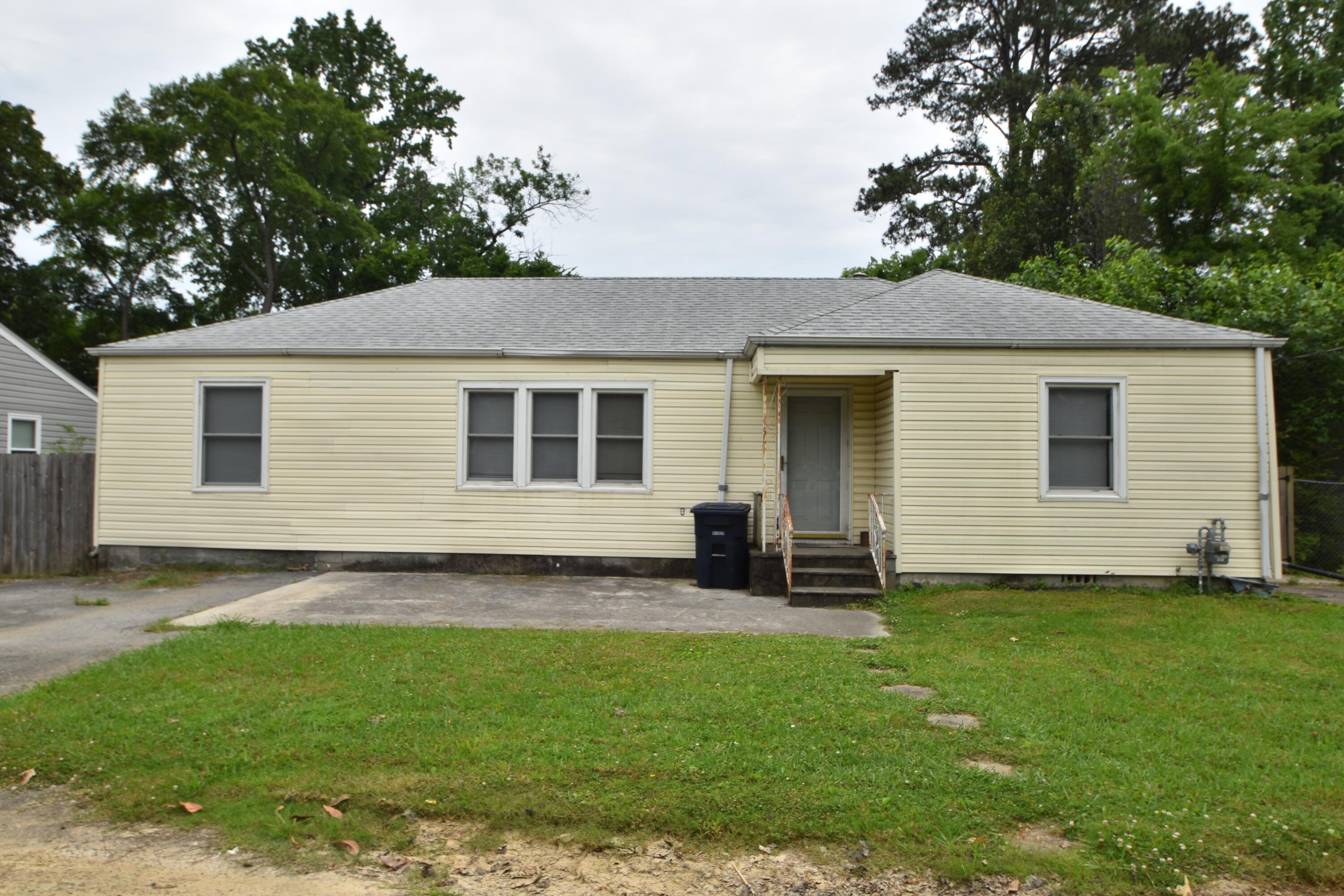 1414 South Moore Road Chattanooga, TN 37412 - Photo 1 of 10 DSC_0223