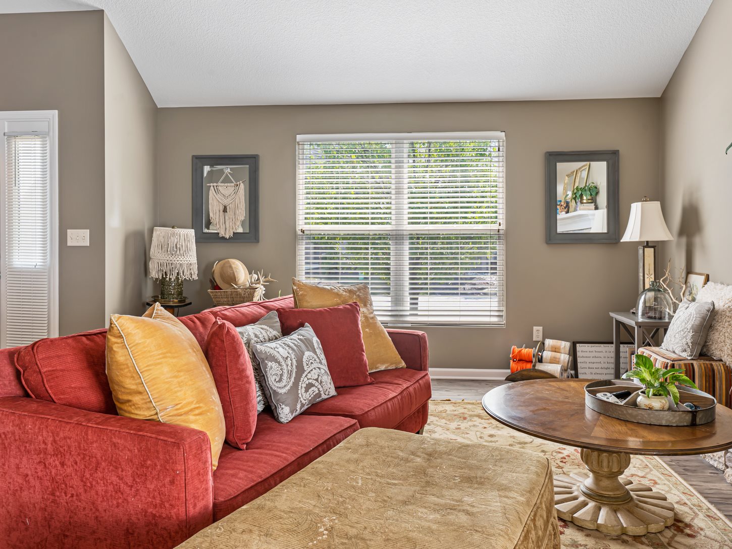 10029 Oak Trail Road Fort Wayne, IN 46825 - Photo 3 of 36 Gallery Image 3