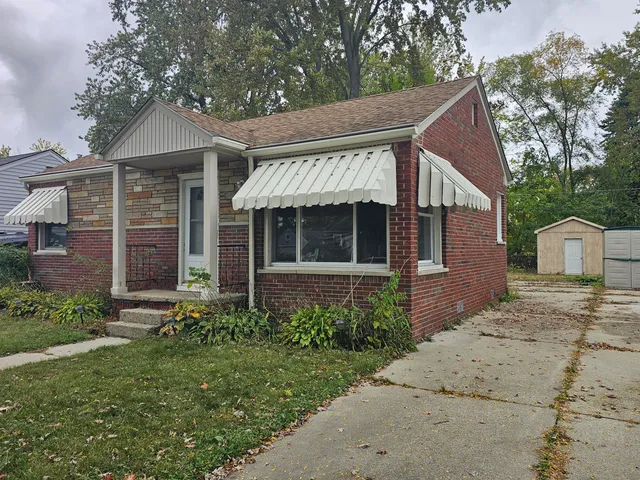 $168,500 | 22459 Daniels Street, St. Clair Shores, MI 48081