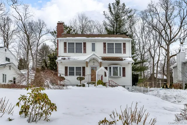 $900,000 | 155 Lake Shore Drive, Pleasantville, NY 10570