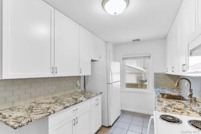 $900,000 | 155 Lake Shore Drive, Pleasantville, NY 10570