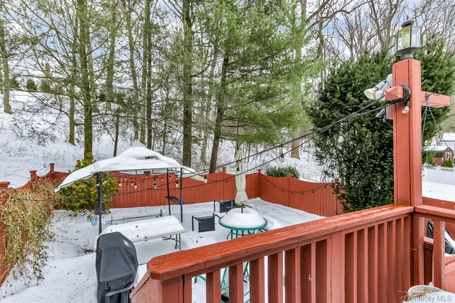 $900,000 | 155 Lake Shore Drive, Pleasantville, NY 10570