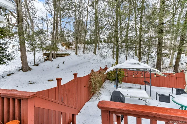 $900,000 | 155 Lake Shore Drive, Pleasantville, NY 10570