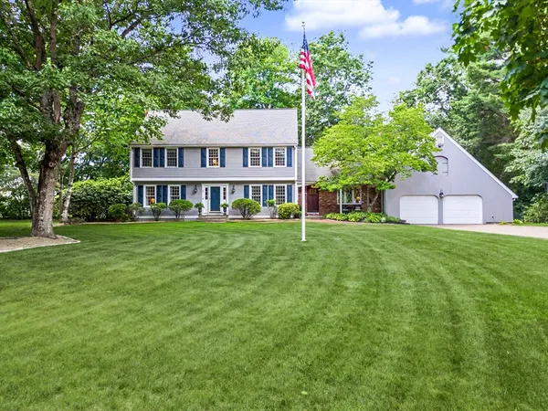 $979,900 | 9 Brookside Lane, Norfolk, MA 02056