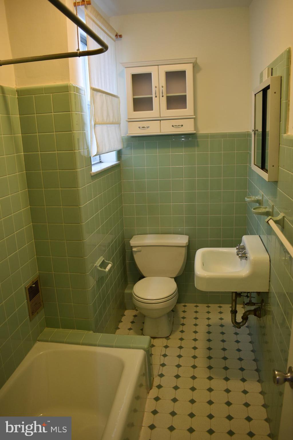 338 Jackson Street Philadelphia, PA 19148 - Photo 23 of 37