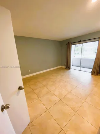 $3,100 | 7483 Southwest 82nd Street, Unit A102, Miami, FL 33143