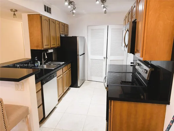 $3,100 | 7483 Southwest 82nd Street, Unit A102, Miami, FL 33143