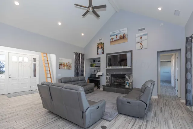 a room with lots of table and chairs