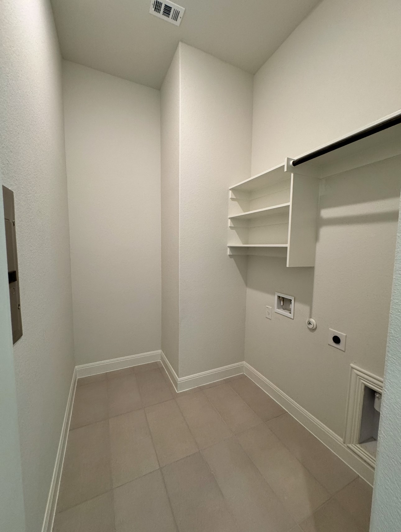 528 Tubman Drive Kyle, TX 78640 - Photo 18 of 27 an empty room