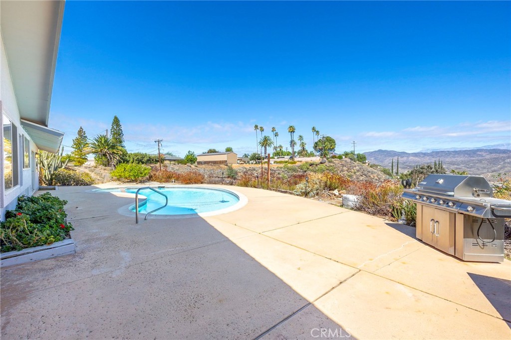 26320 Rim Road Hemet, CA 92544 - Photo 34 of 50 a view of a road with an ocean view