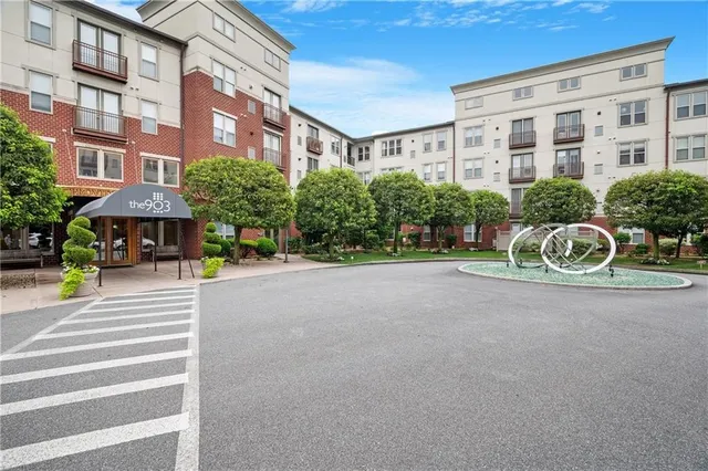$299,000 | 1000 Providence Place, Unit 221, Providence, RI 02903
