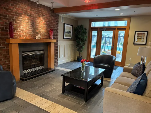 $299,000 | 1000 Providence Place, Unit 221, Providence, RI 02903