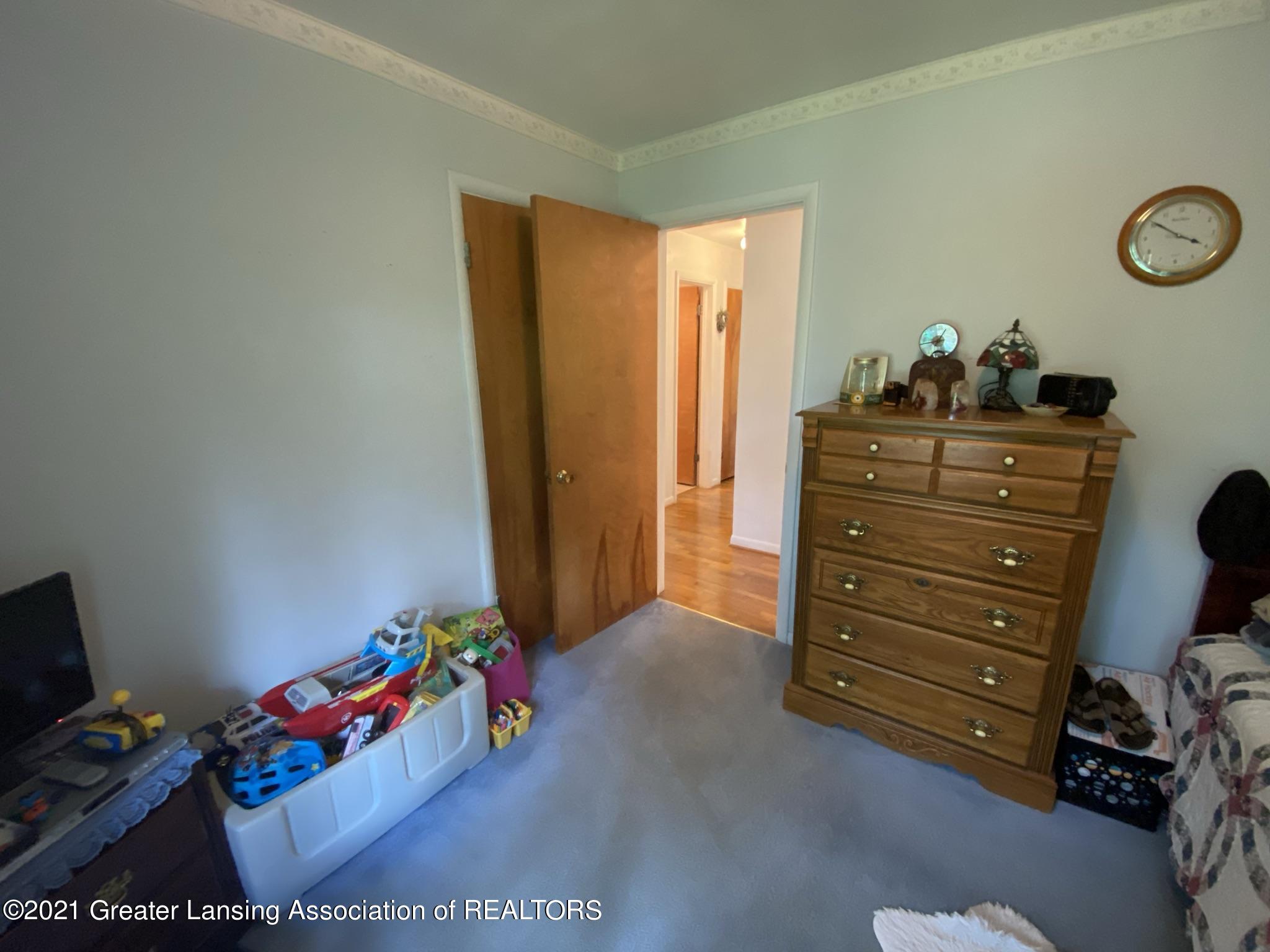 1467 East State Road Lansing, MI 48906 - Photo 21 of 35 IMG_5682