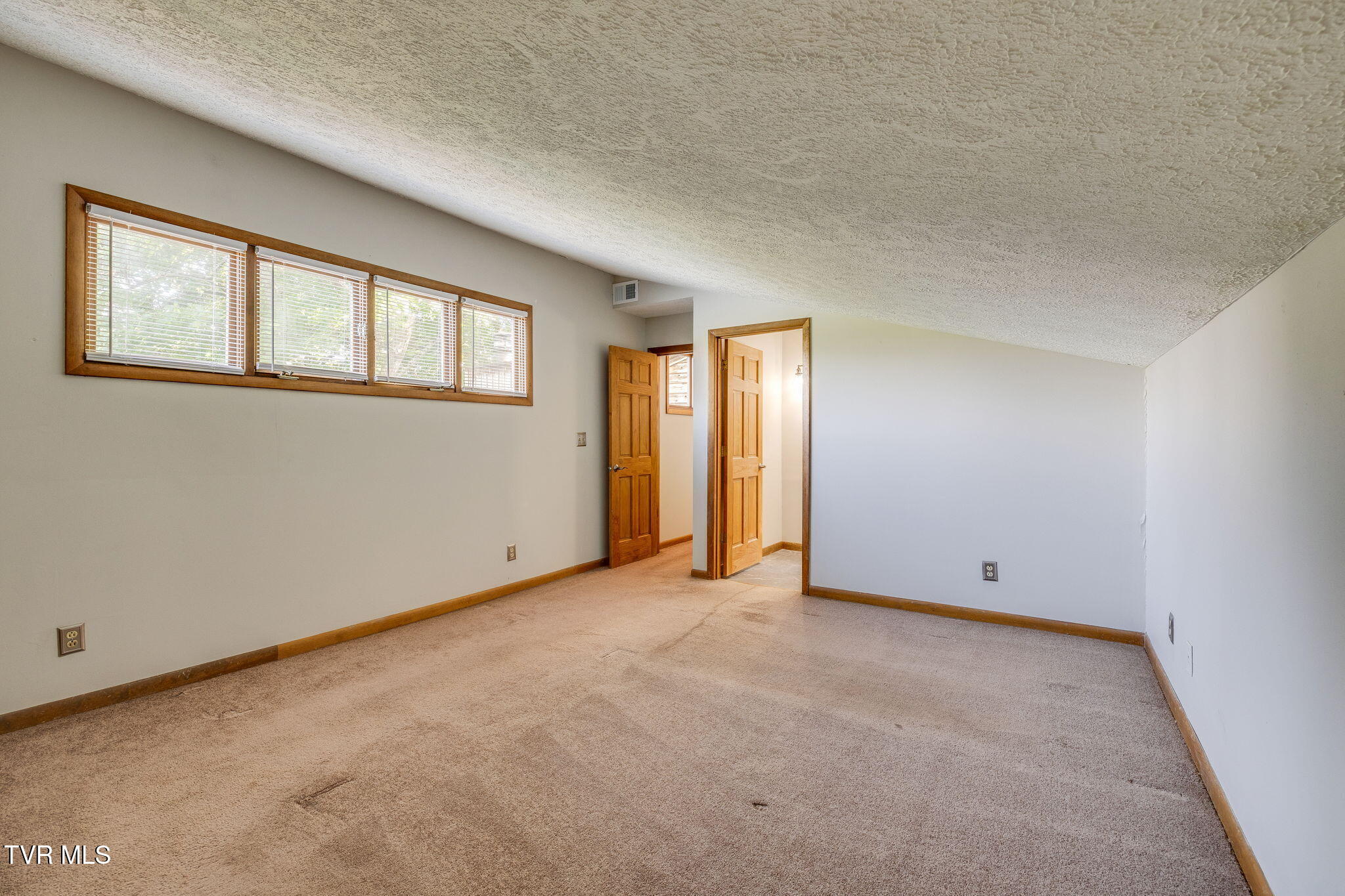 1450 East Shipley Ferry Road Kingsport, TN 37663 - Photo 28 of 49 Master Bedroom (2nd Level)