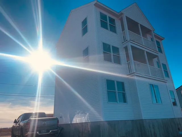 $3,595 | 6 Cross Beach Road, Seabrook, NH 03874