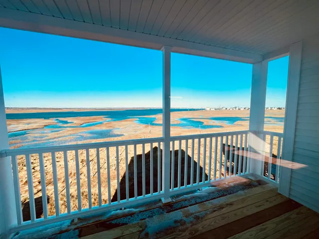 $3,595 | 6 Cross Beach Road, Seabrook, NH 03874