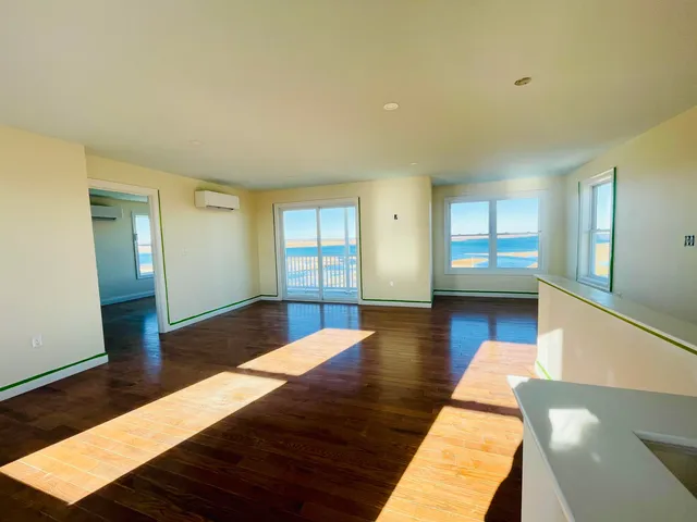 $3,595 | 6 Cross Beach Road, Seabrook, NH 03874