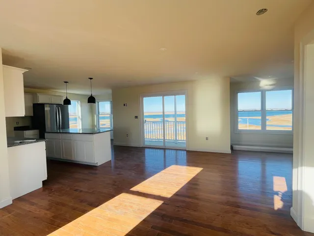 $3,595 | 6 Cross Beach Road, Seabrook, NH 03874