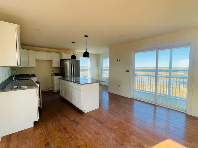 $3,595 | 6 Cross Beach Road, Seabrook, NH 03874