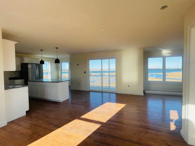 $3,595 | 6 Cross Beach Road, Seabrook, NH 03874