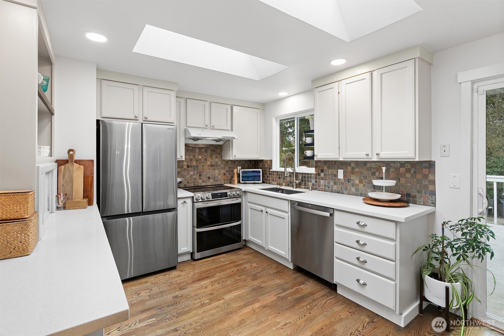 8600 193rd Place Southwest Edmonds, WA 98026 - Photo 8 of 40 Gallery Image 8