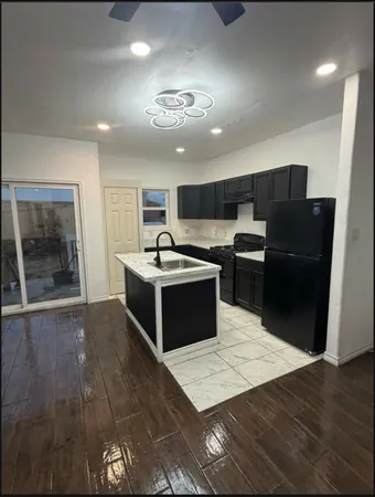 $1,950 | 5519 Osprey Drive, Unit A, Houston, TX 77048