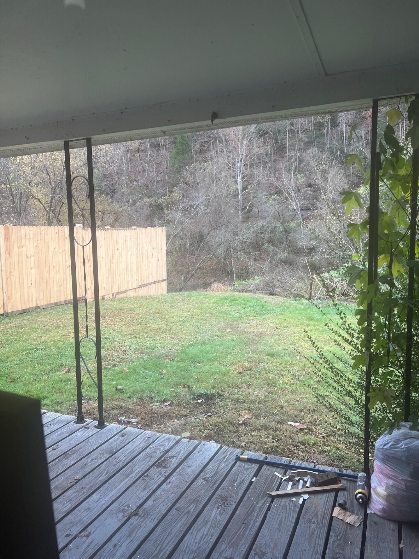 542 Riverside Drive Prestonsburg, KY 41653 - Photo 2 of 7 thumbnail_IMG_2402