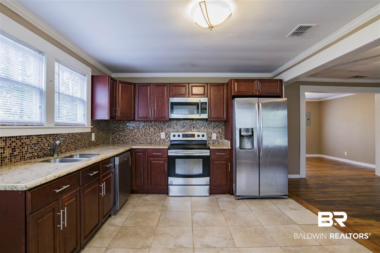 2459 Emogene Street Mobile, AL 36606 - Photo 9 of 23