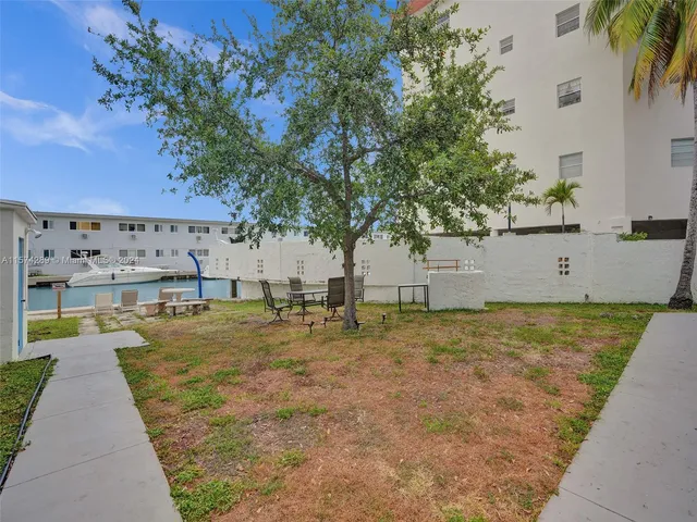 $1,695 | 7143 Bonita Drive, Unit 14, Miami Beach, FL 33141