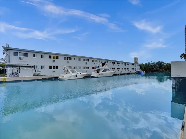 $1,695 | 7143 Bonita Drive, Unit 14, Miami Beach, FL 33141