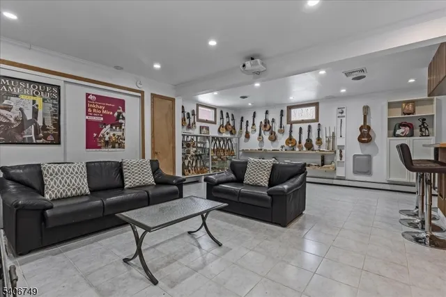 $549,000 | 35 Brendona Avenue, Hopatcong, NJ 07874