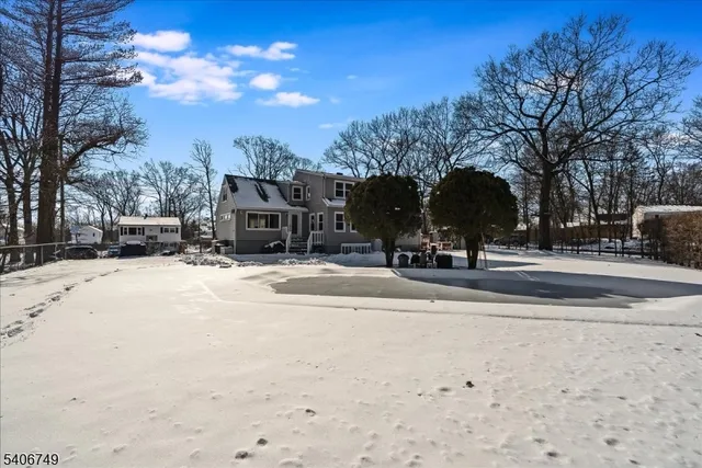 $549,000 | 35 Brendona Avenue, Hopatcong, NJ 07874