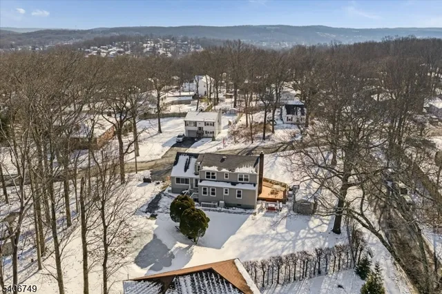 $549,000 | 35 Brendona Avenue, Hopatcong, NJ 07874