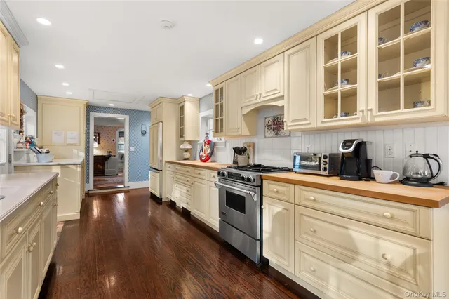 $1,999,000 | 3500 Pine Neck Road, Southold, NY 11971