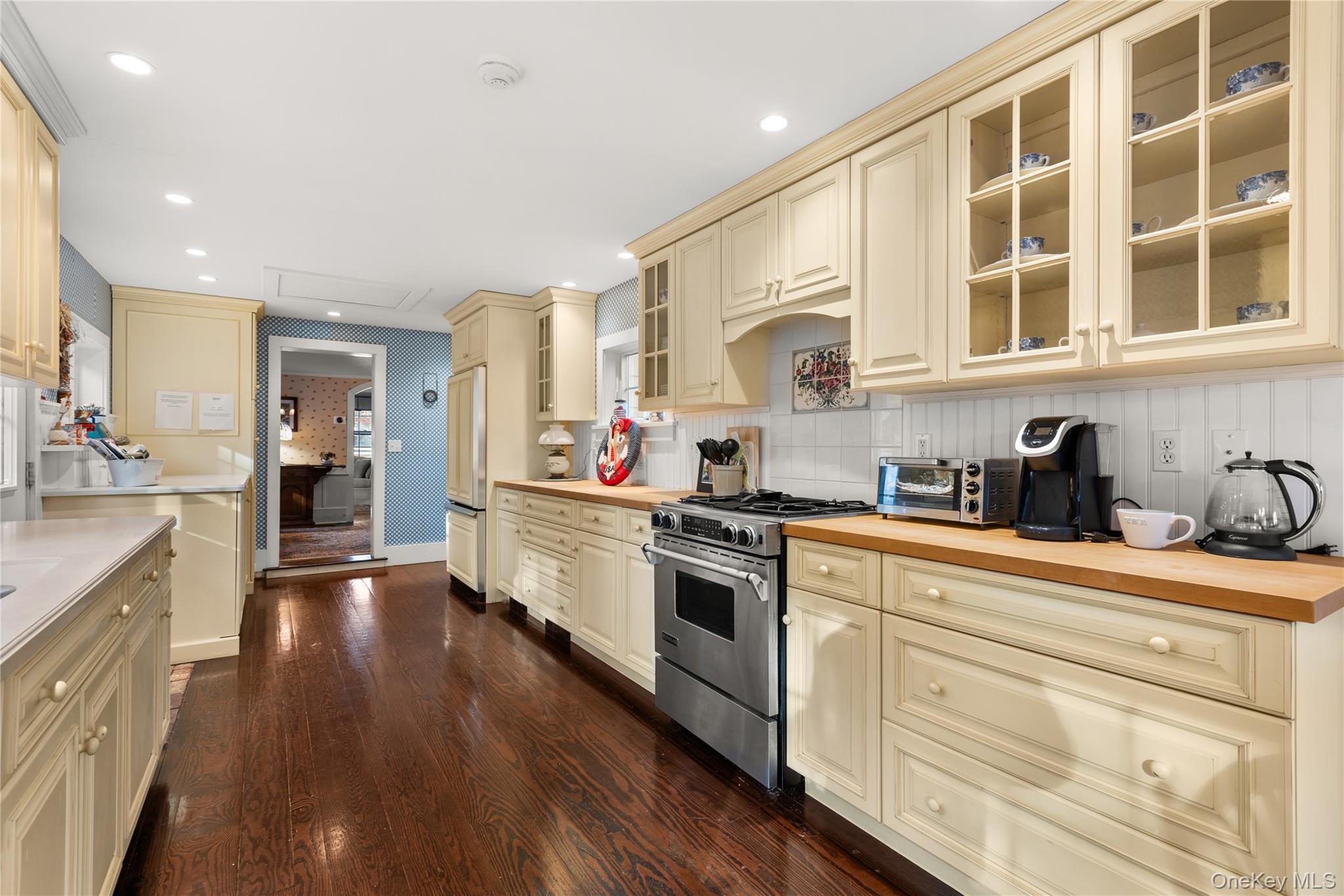 3500 Pine Neck Road Southold, NY 11971 - Photo 7 of 28