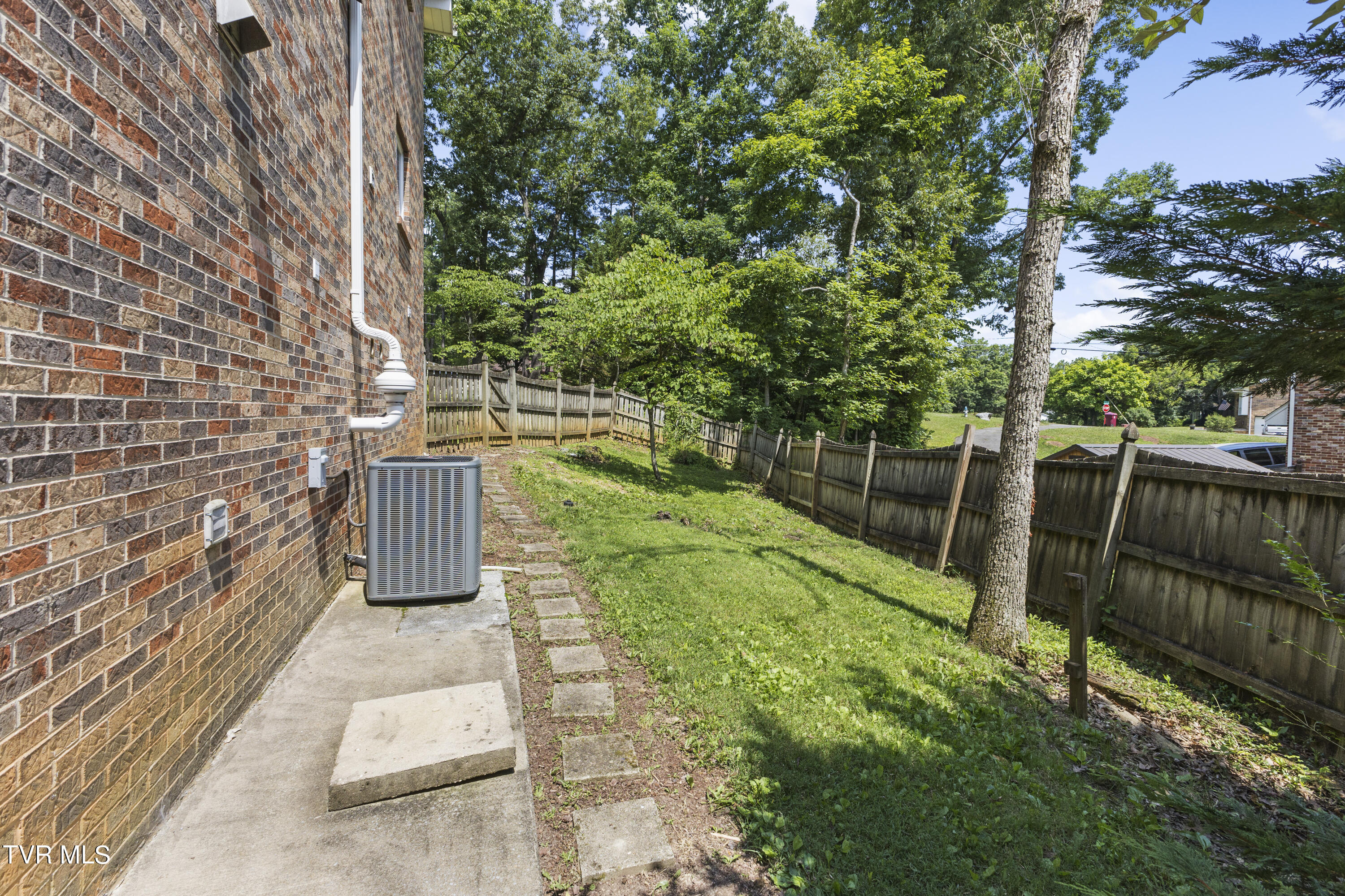 703 Rambling Road Johnson City, TN 37604 - Photo 38 of 46 42