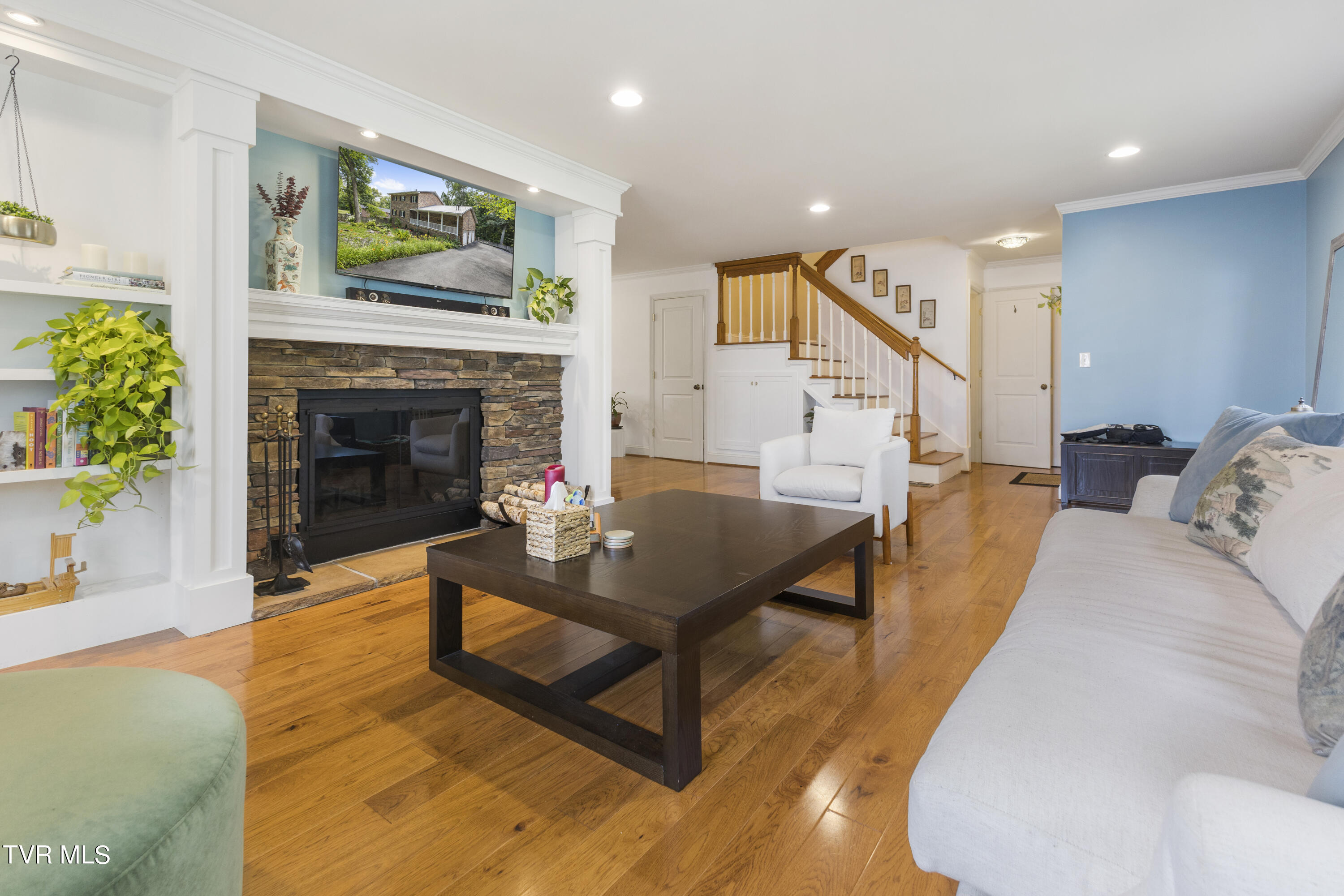703 Rambling Road Johnson City, TN 37604 - Photo 4 of 46 4