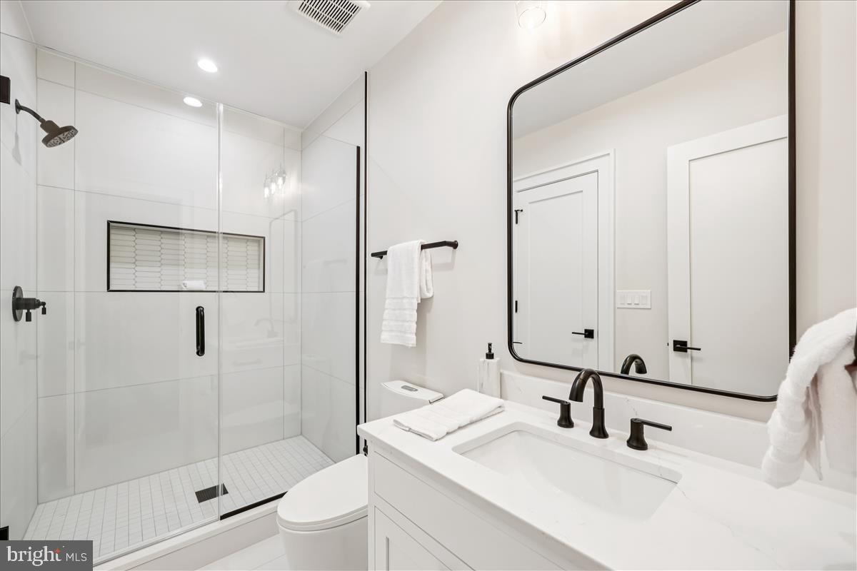 7904 Rocton Avenue Chevy Chase, MD 20815 - Photo 63 of 67 Bathroom